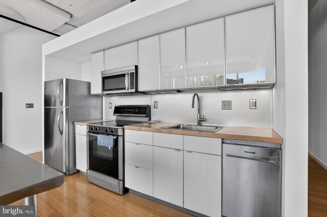 Building Photo - 1714 Memphis St