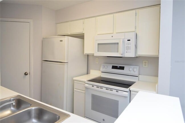 Building Photo - 8641 Fancy Finch Dr