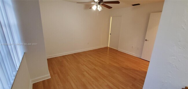 Building Photo - 6518 SW 129th Ave