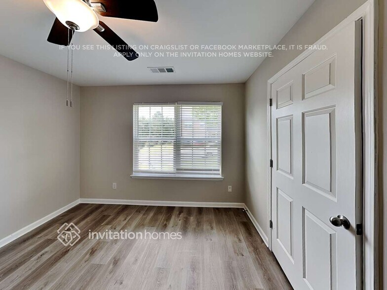Building Photo - 5000 Buckeye Pl
