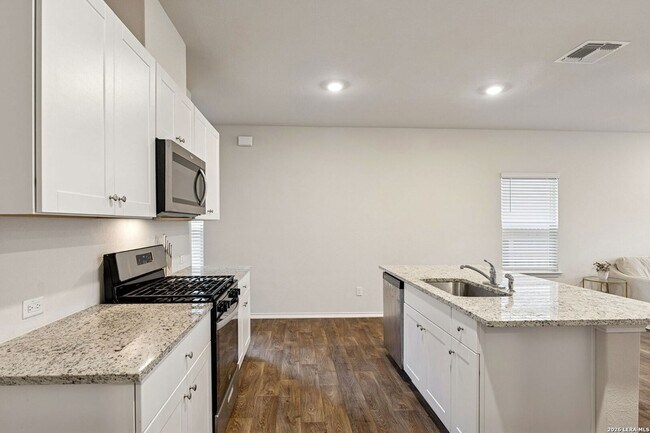 Building Photo - 4550 Meerkat Dr
