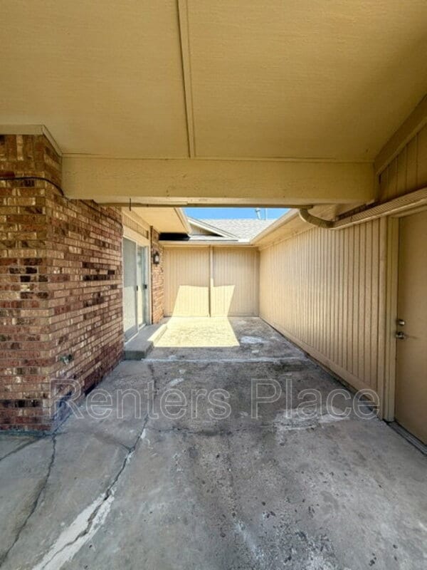 Building Photo - 7148 S Canton Ave