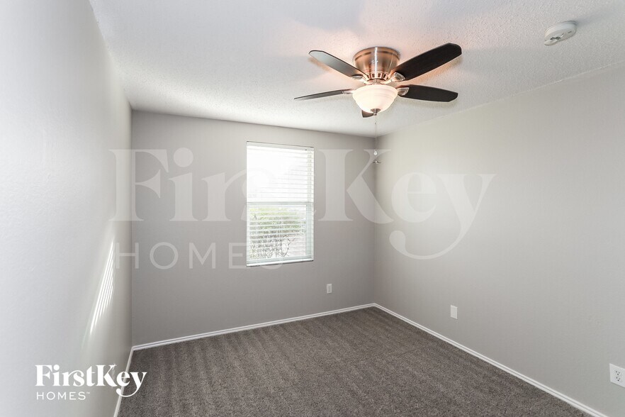 Building Photo - 1405 Dandelion Trail