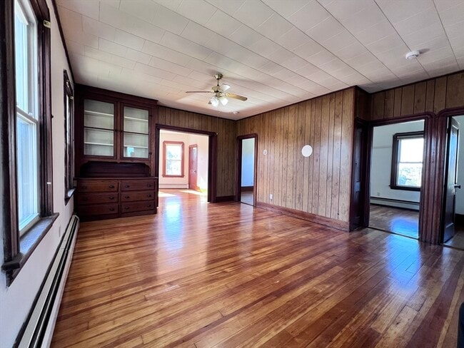 Primary Photo - 32 Alpine Ave
