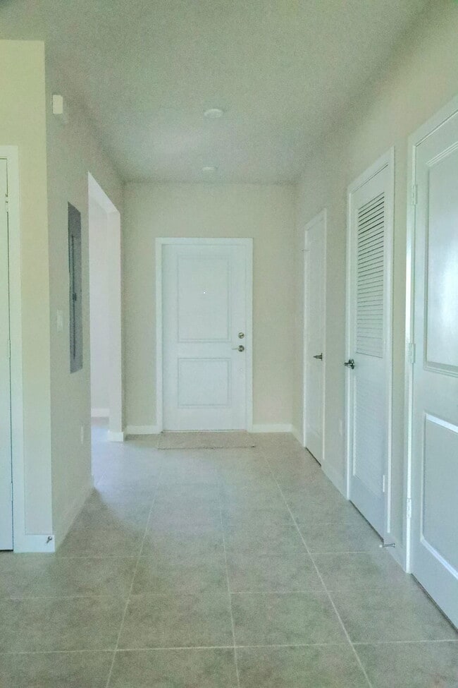 Building Photo - Northwest 10th Court, Florida City, FL 33034 - 3 BR 2.5 BA townhouse