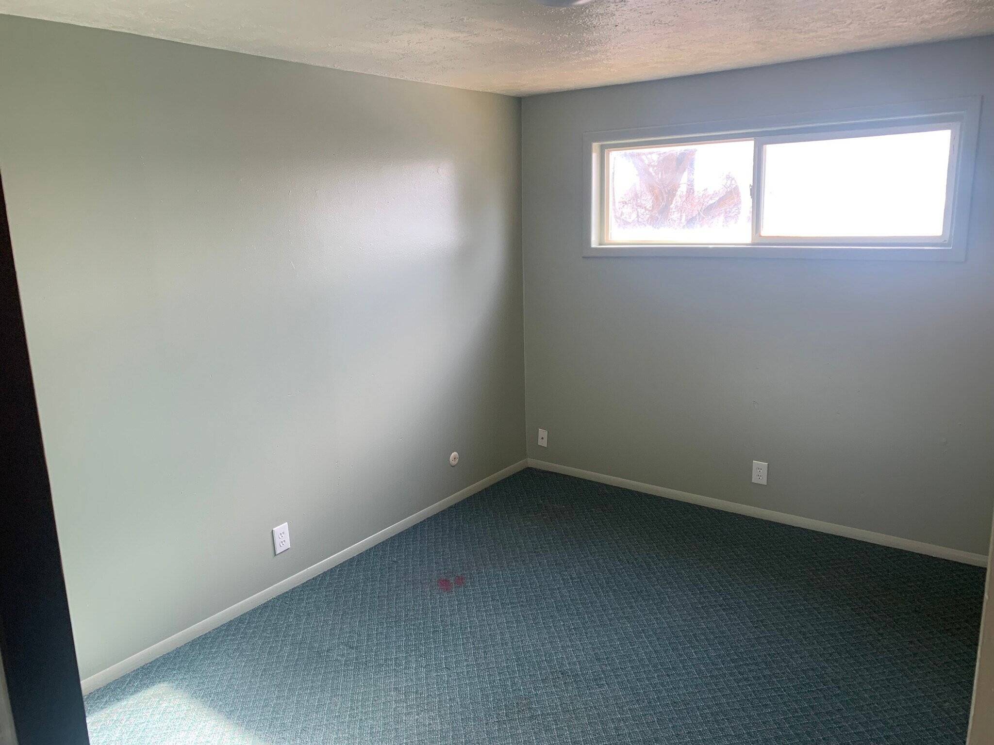 Small bedroom - 296 E 4th S