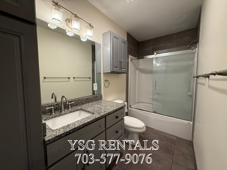 Building Photo - 17 Lambert Ave