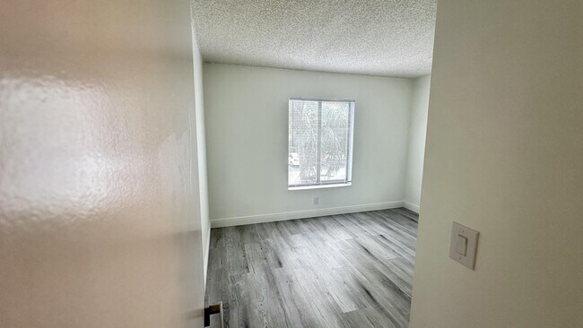 Building Photo - 1111 Green Pine Blvd