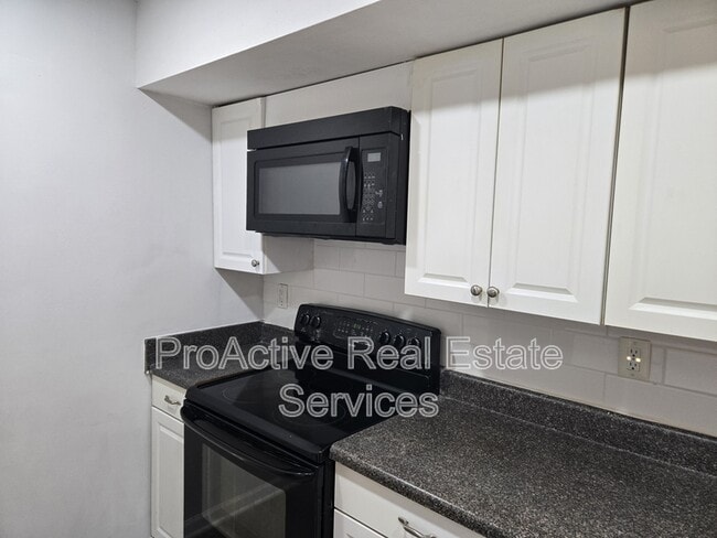 Building Photo - 606 Redkirk Ln