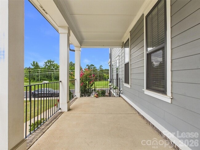 Building Photo - 10163 Meeting House Dr NW