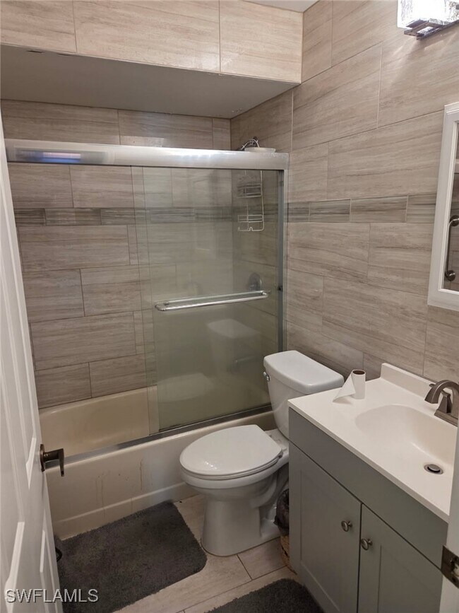 Building Photo - 16580 Ginger Ln