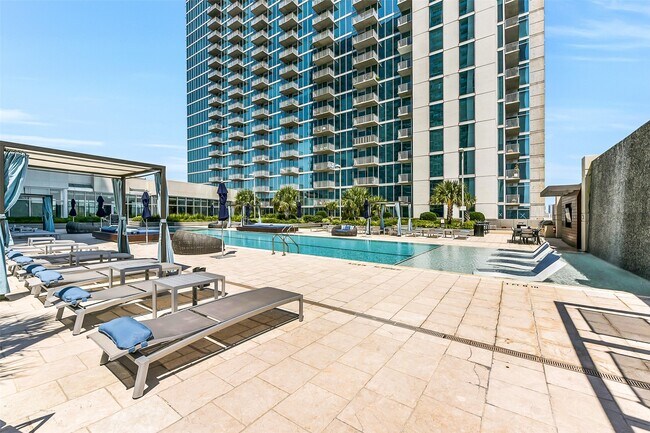 Building Photo - 5925 Almeda Rd