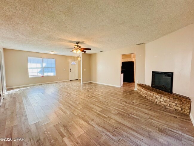 Building Photo - 163 Lauren Ln