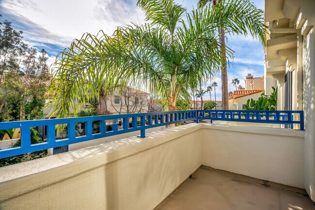 Building Photo - 6463 Zuma View Pl