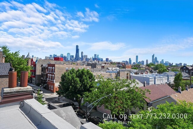 Building Photo - Historic Home in the Heart of Pilsen FOR RENT