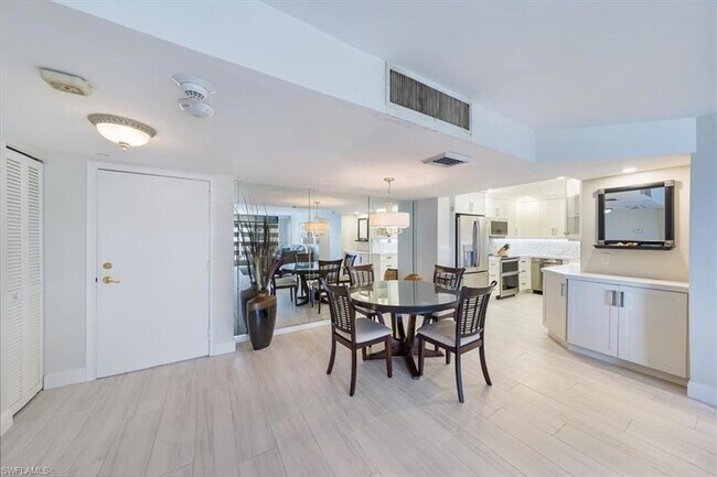 Building Photo - 4005 Gulf Shore Blvd N