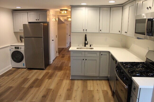 Building Photo - 43 1st Ave