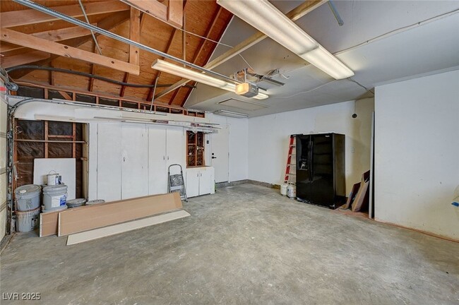 Building Photo - 7182 Acorn Ct
