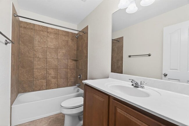 Building Photo - 2068 Herzog