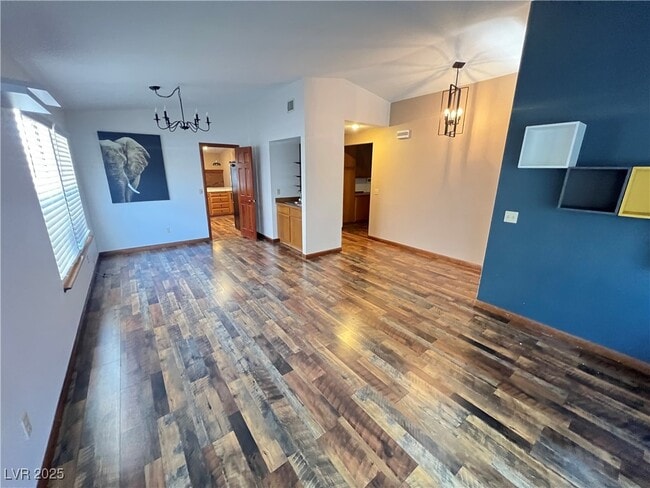 Building Photo - 5242 Dickens Dr