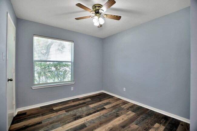 Building Photo - 18234 Drum Heller Ln