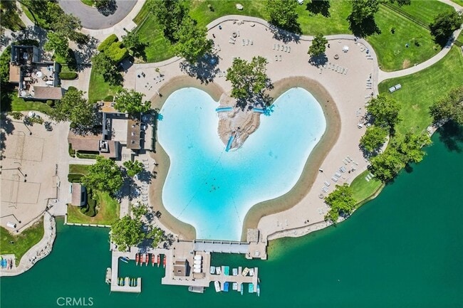 Building Photo - 15 Waterway