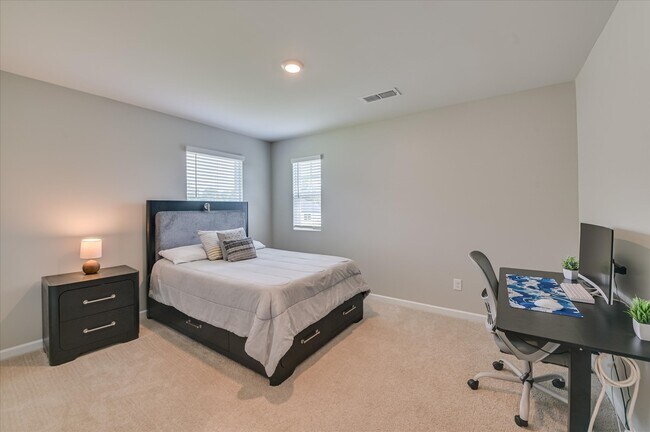 Building Photo - 7046-7046 Sideboard Xing