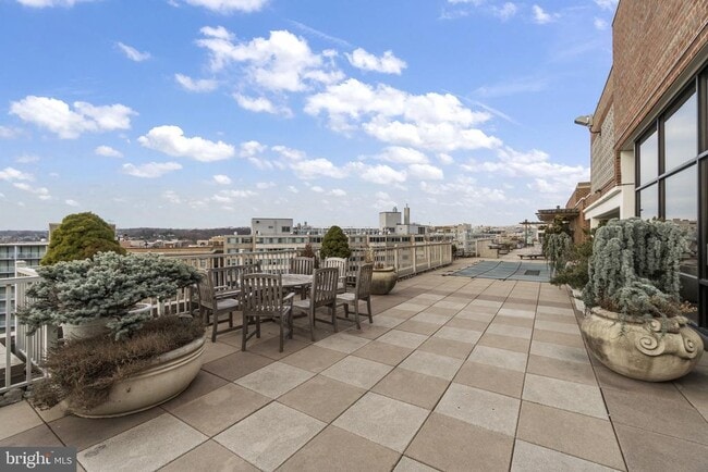 Building Photo - 1301 20th St NW