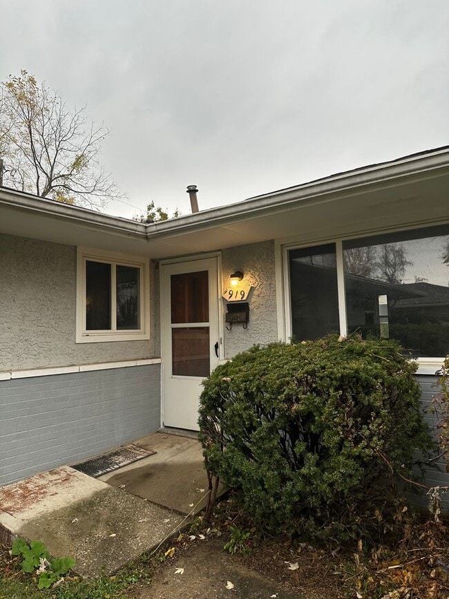 Building Photo - 919-921 Weyant Avenue