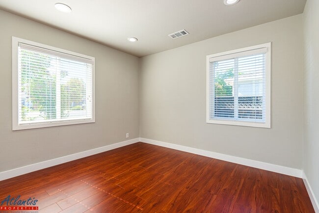 Building Photo - Gorgeous Cambrian Park Home