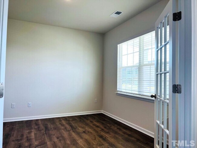 Building Photo - 5 Bedroom Single Family - Fuquay Varina