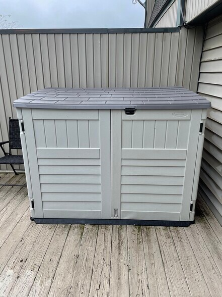 Storage - 39 Lakeshore Ln