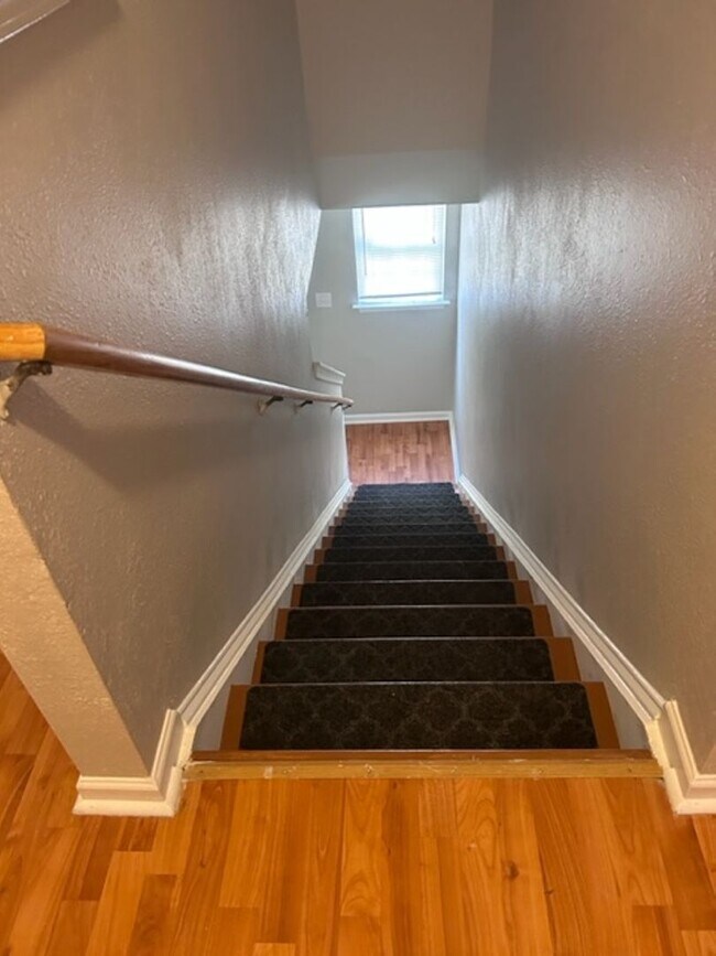 Building Photo - Stunning 4 Bedroom Home in Coulwood East Community