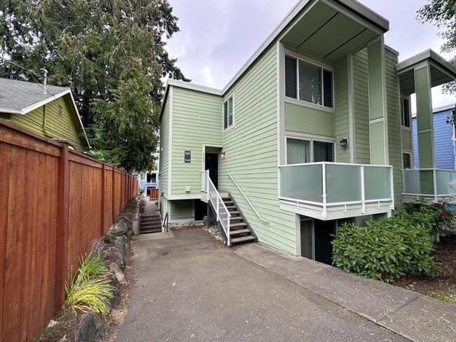 Building Photo - 2Bd/2Ba Seattle Condo