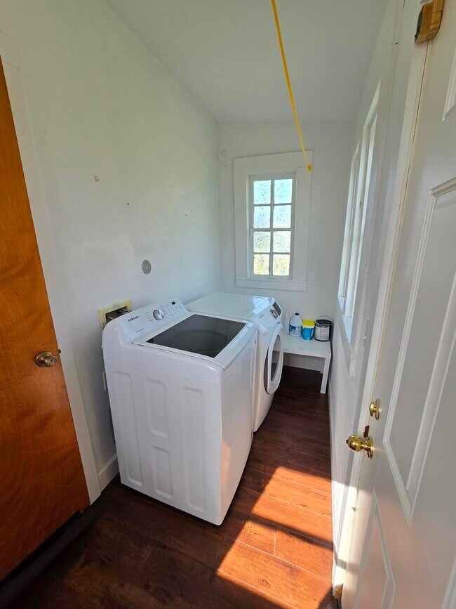 Building Photo - 4124 Avenue M 1/2