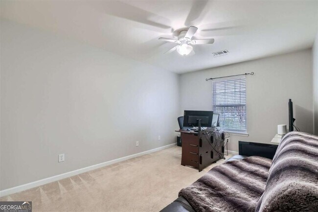 Building Photo - 2296 Leicester Way SE