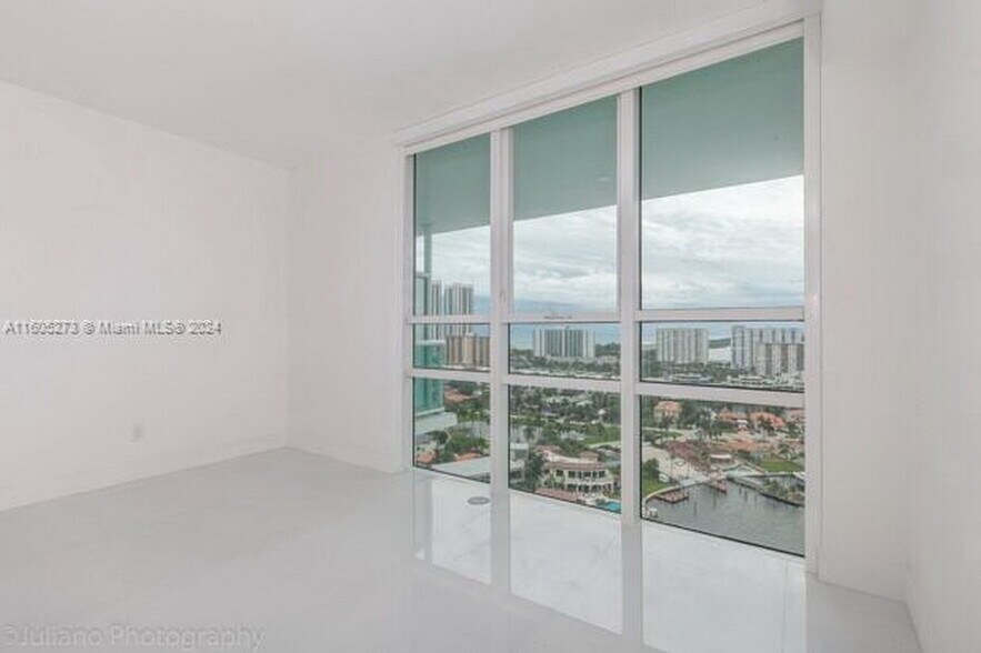 Building Photo - 400 Sunny Isles Blvd