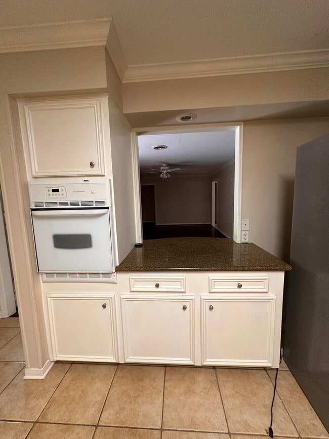 Building Photo - 4422 Nenana Dr