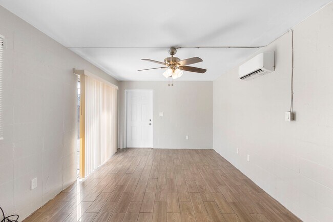 Building Photo - 901 Colyer St