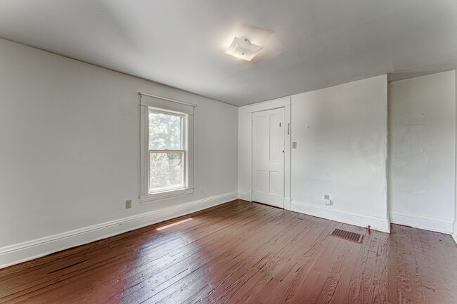 Building Photo - 975 Dorsey Ave