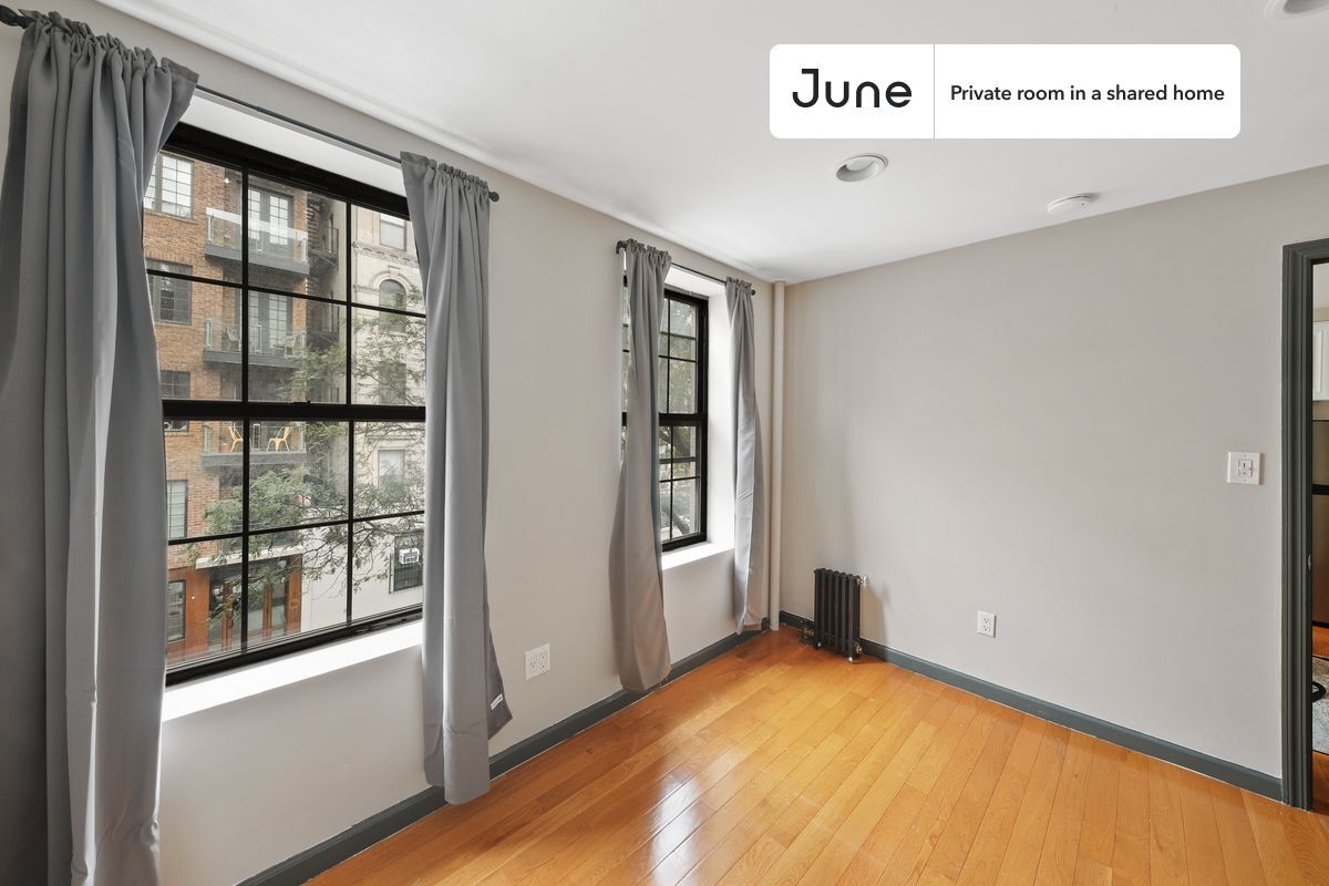 Building Photo - Room in Shared 3 bed/1 bath home