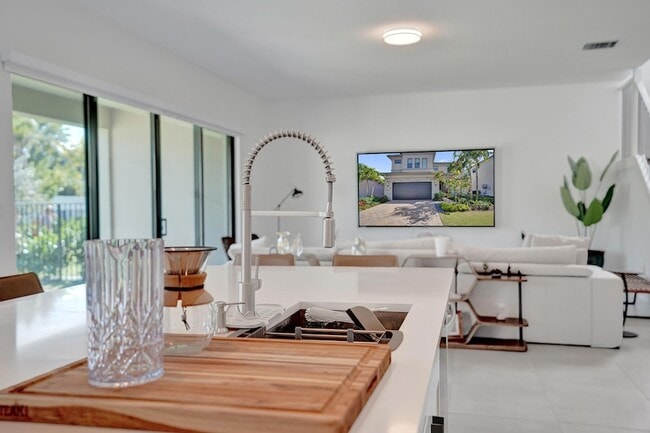 Building Photo - 9140 Silver Marsh Ln