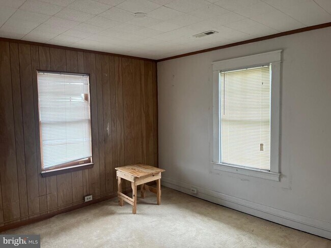 Building Photo - 3213 Vickers Rd