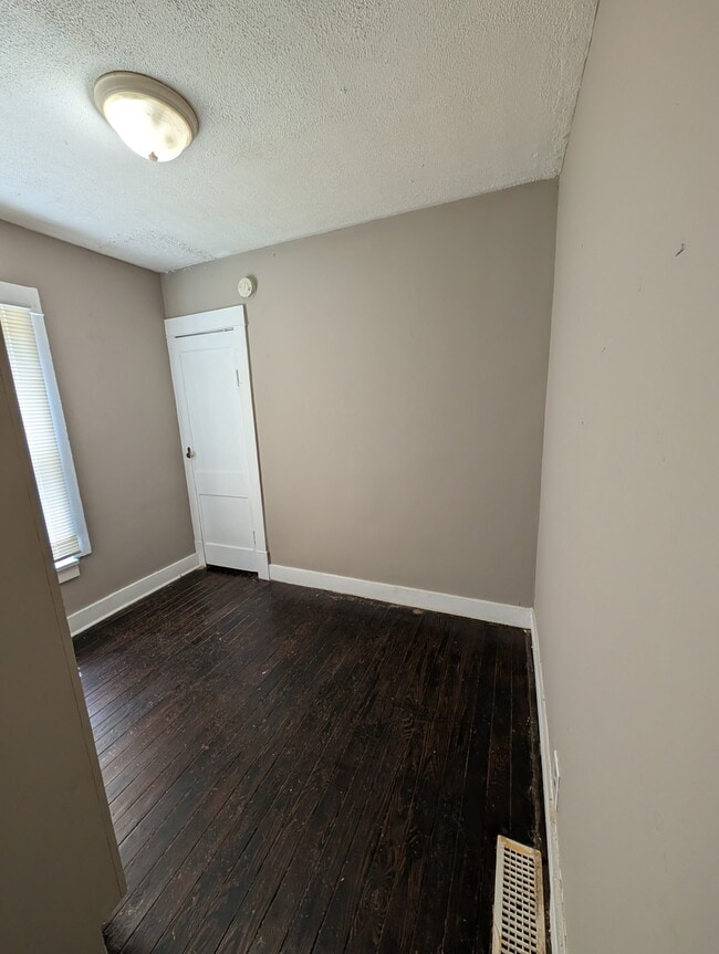 Building Photo - 1705 Burlingame Ave SW
