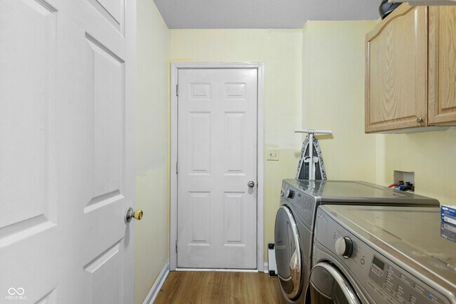 Building Photo - 1108 E 106th St