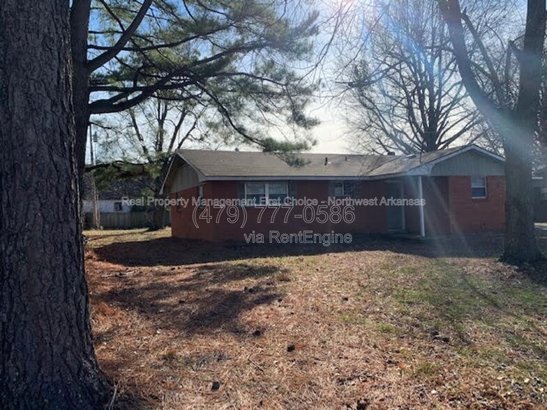 Building Photo - 1039 W Bel Air Dr