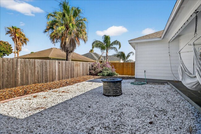 Building Photo - 15229 Barataria Dr