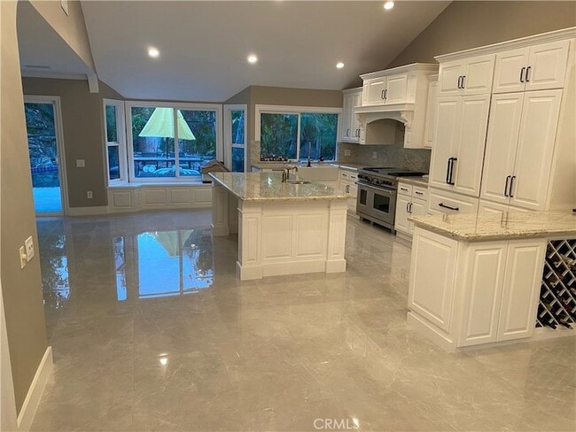 Building Photo - 1933 N Canyon Park Cir