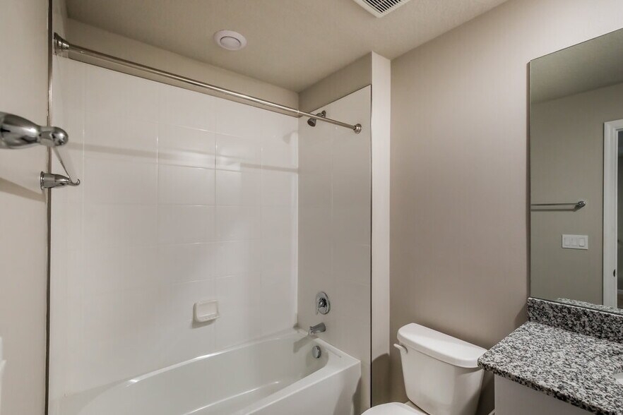 Building Photo - 3565 San Bernardino Way