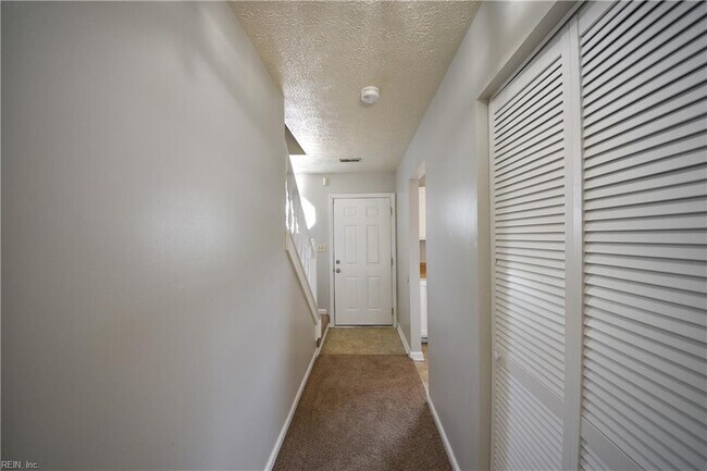 Building Photo - 313 Gaylor Ln